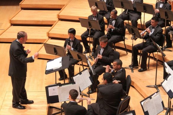 John Mitchell conducts the Wind Ensemble at Dekelboum Concert Hall 1024x683 1
