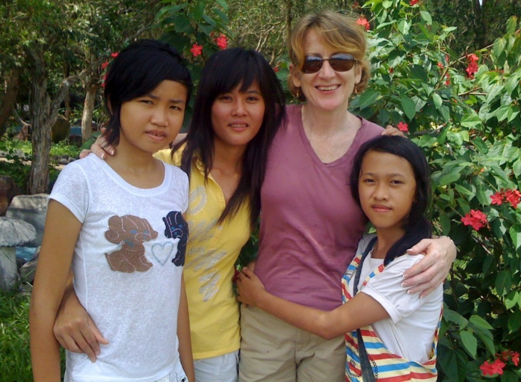 Cynthia Way and Vietnamese orphans 2009