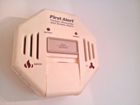 smoke carbon monoxide detector