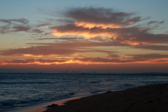 sunset on a california beach 10811285463302tXwe